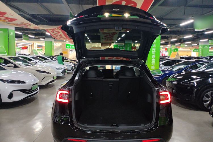 Used Tesla Model Y 2021 Standard Range Rear-Wheel Drive Version Trunk