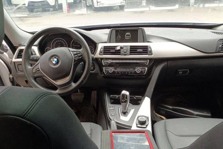 Used BMW 3 Series GT 2017 320i Sport Edition
