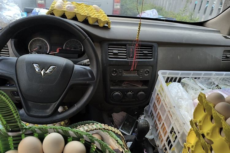 Used Wuling Rongguang V 2015 1.2L Practical Model
