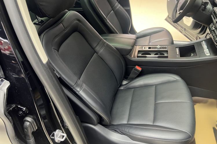 Used Lincoln Corsair 2024 1.5T Two-Wheel Drive Deluxe Hybrid Version Interior 12