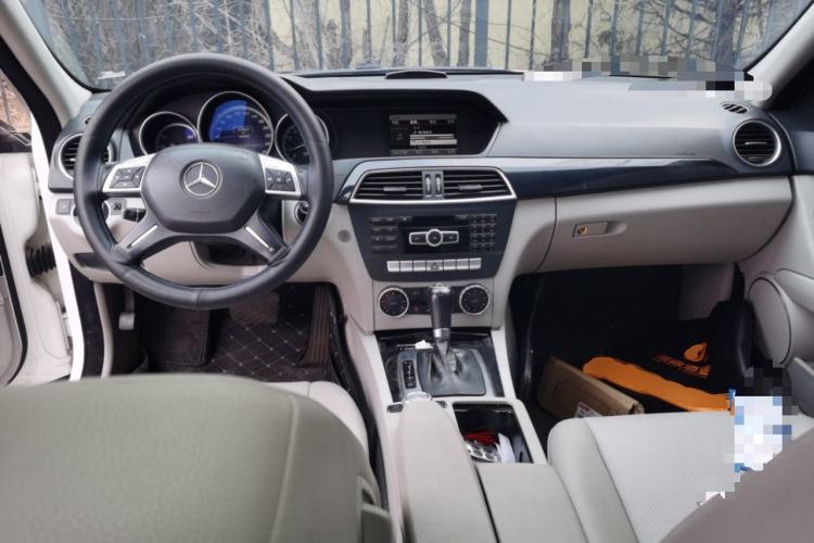 Used Mercedes-Benz C-Class 2013 C 180 CGI Classic Center Console