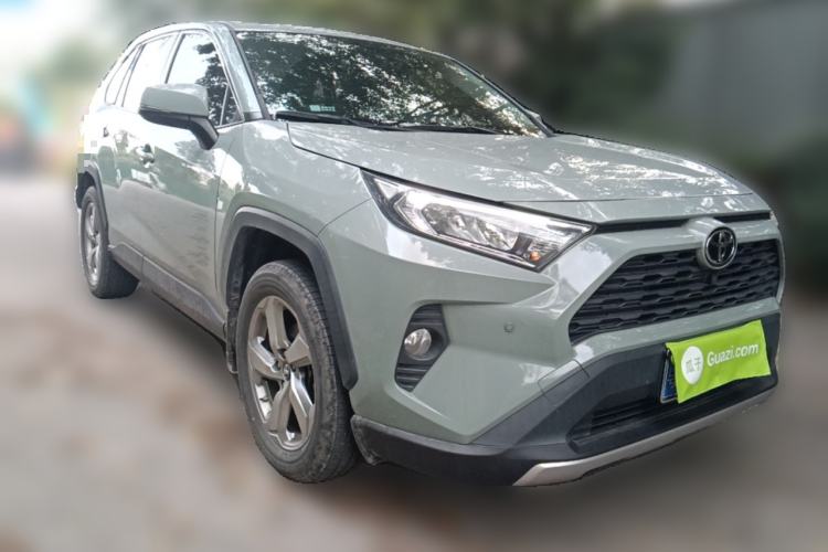 Used Toyota RAV4 2021 2.0L CVT Two-Wheel Drive Fashion Edition Front Right 45 Deg