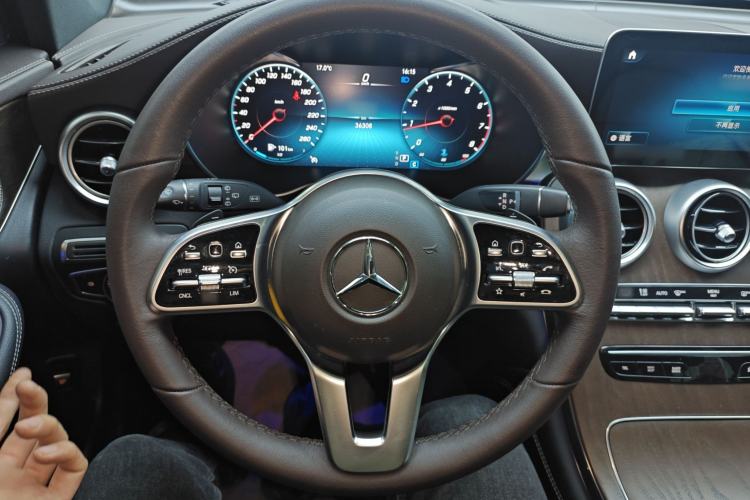 Used Mercedes-Benz GLC 2022 Facelift GLC 260 L 4MATIC Luxury Edition
