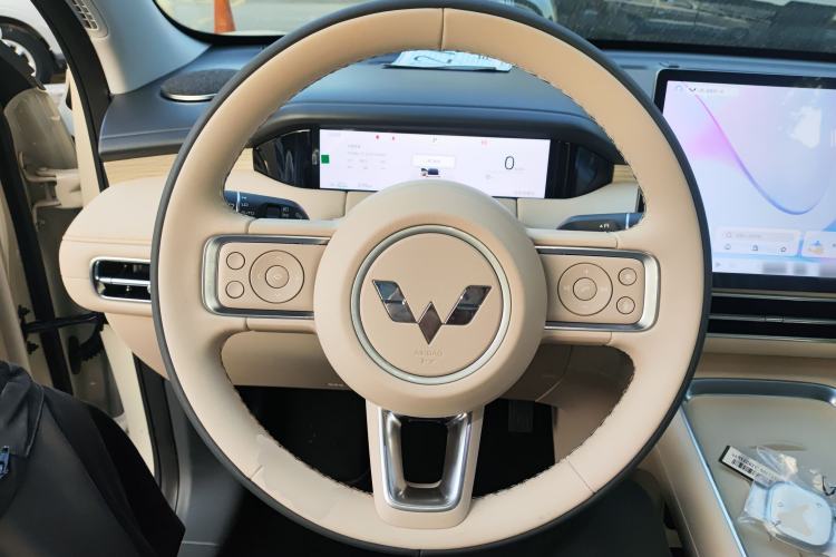 Used Wuling Bingo S 2025 Model 430km Deluxe Edition