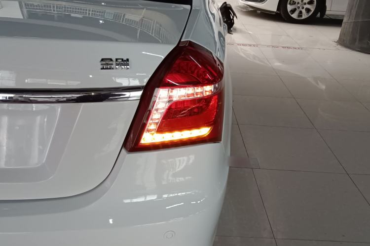 Used Geely Auto Diamond 2016 1.5L Manual Elite Version China IV Standard