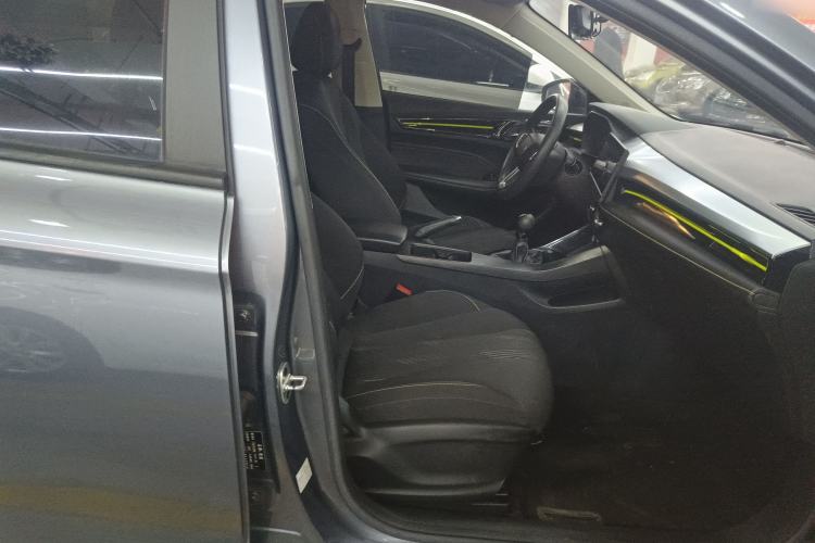 Used Roewe i5 2021 1.5L Manual Platinum Edition
