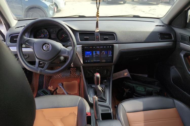 Used Volkswagen Lavida 2018 Classic 1.5L Automatic Fashion Edition China VI Standard Center Console