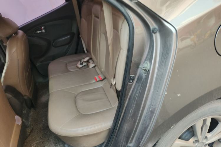 Used Hyundai ix35 2010 2.4L Automatic 2WD Prestige GLS Trim
