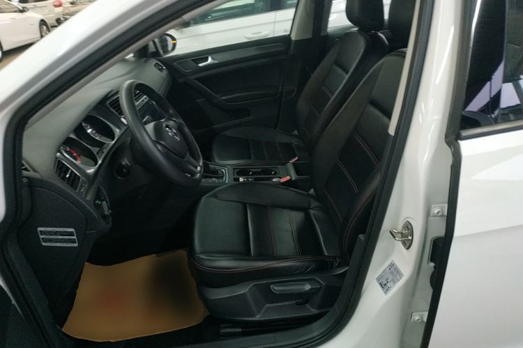 Used Volkswagen Golf 2016 1.6L Automatic Fashion Model