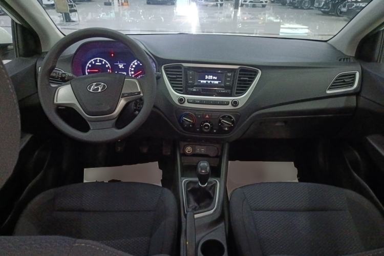 Used Hyundai Verna (new generation) 2016 1.4L Manual Cool Edition GLS