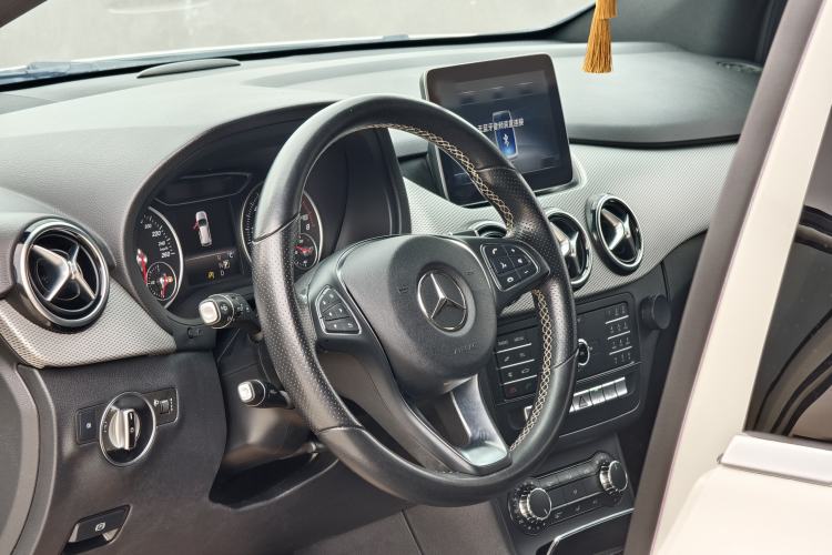 Used Mercedes-Benz B-Class 2018 B 200 Sport Edition Steering Wheel