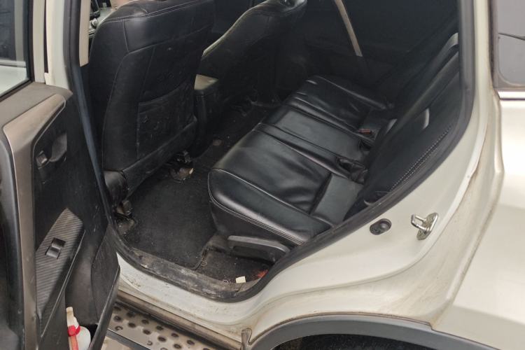 Used Toyota RAV4 2015 2.0L CVT Two-Wheel Drive Fashion Edition Left Rear Seat