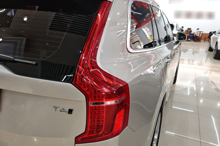 Used Volvo XC90 2018 T6 Zhiyi Edition 7-Seater Right Rear Taillight