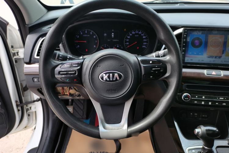 Used Kia K4 2014 1.8L Automatic GLS Steering Wheel