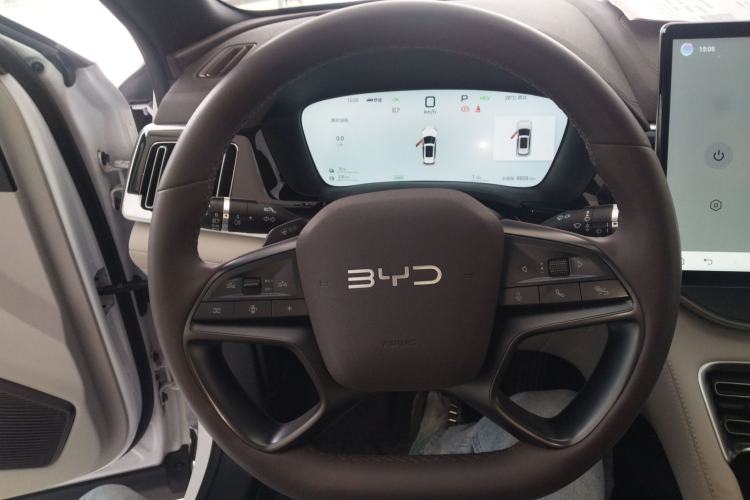 Used BYD Song PLUS New Energy 2025 DM-i Smart Drive 112KM Prestige Model Steering Wheel