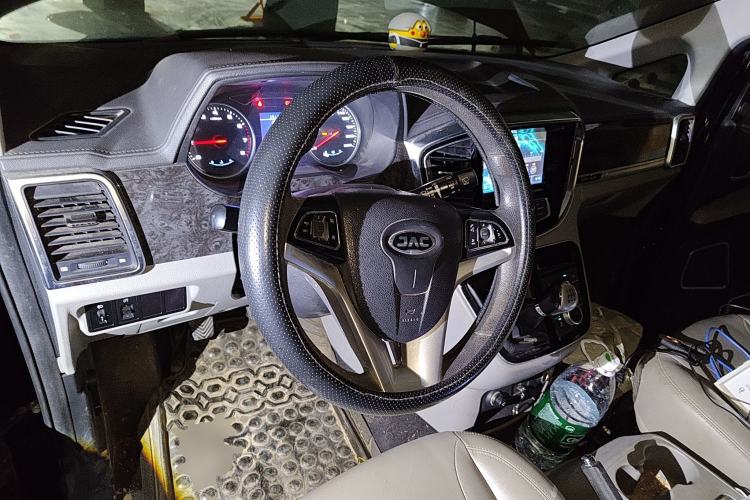 Used JAC Refine M4 2016 2.0L Manual Luxury Version