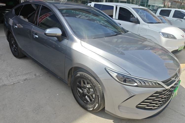 Used BYD Qin PLUS 2025 DM-i Smart Drive 55KM Leading Model Front Right 45 Deg