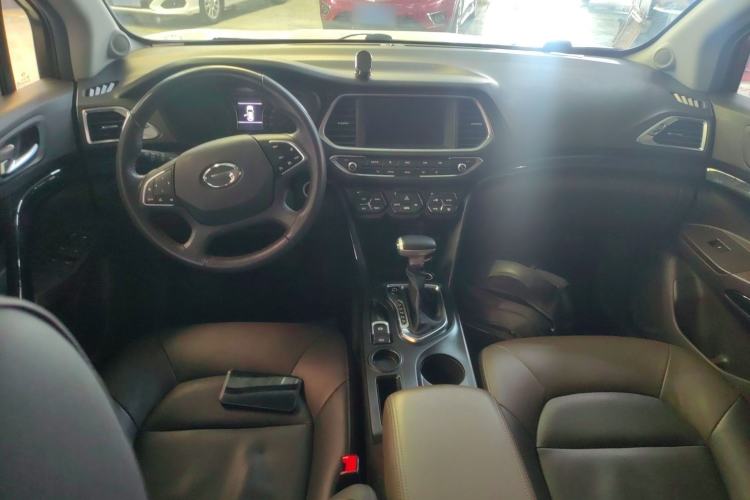 Used GAC Trumpchi GS4 2017 235T Automatic Two-Wheel Drive Luxury Smart Connectivity Version Center Console