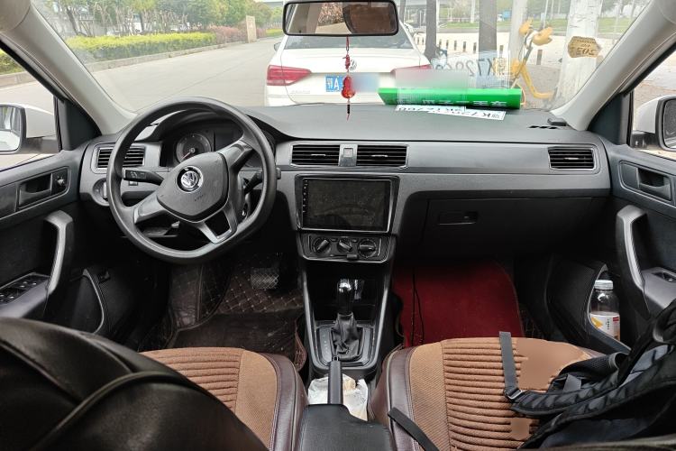 Used Volkswagen Santana 2021 1.5L Automatic Fashion Edition Center Console