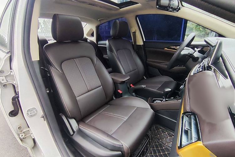 Used CHANGAN Eado DT 2019 1.6L Automatic Smart Enjoyment Model China VI Standard Interior 5