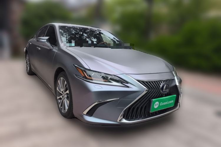 Used Lexus ES 2018 300h Premium Edition China V Standard Front Right 45 Deg