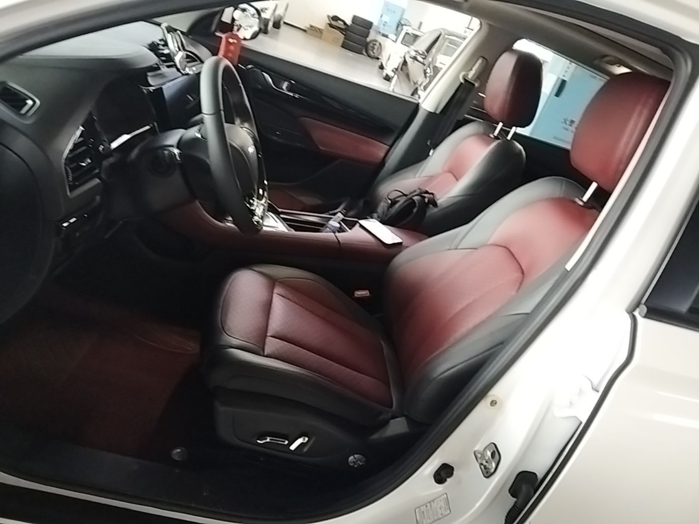 Dongfeng Aeolus AX7 2022 Mach Edition 1.5T DCT DF51 — снимка 17