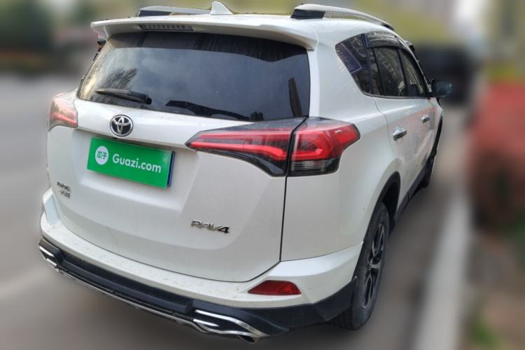 Used Toyota RAV4 2016 2.0L CVT Two-Wheel Drive Fashion Edition China V Standard Rear Right 45 Deg