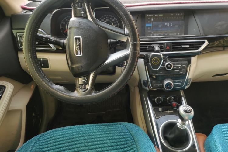 Used Zotye Domy X5 2017 Upgraded Model 1.5T Manual Luxury Version
