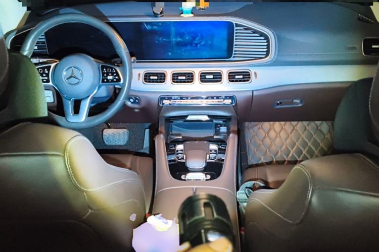 Used Mercedes-Benz GLE 2020 Restyled GLE 450 4MATIC Dynamic Edition Center Console