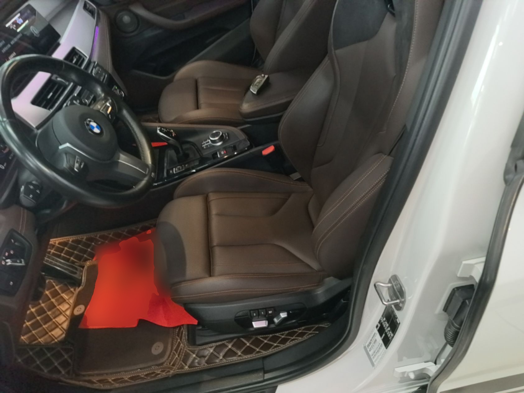 Vordere Reihe im Auto