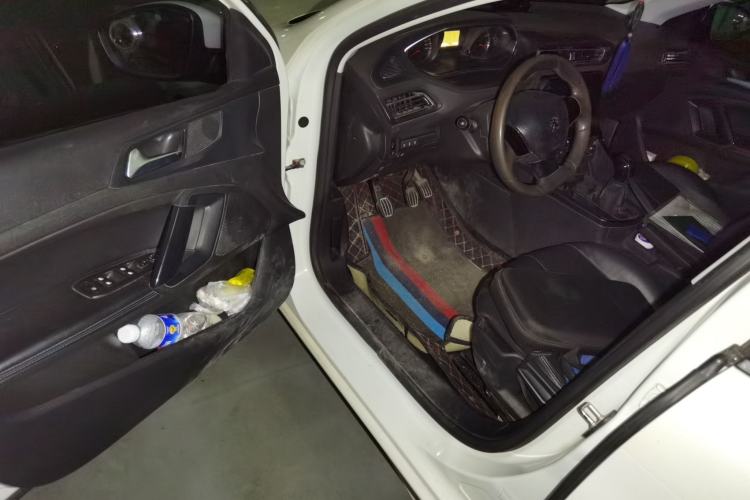 Used Peugeot 308 2016 1.6L Manual Fashion Edition