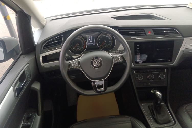 Used Volkswagen Touran 2021 Volkswagen Touran L 280TSI DSG Style Edition 7 Seats
