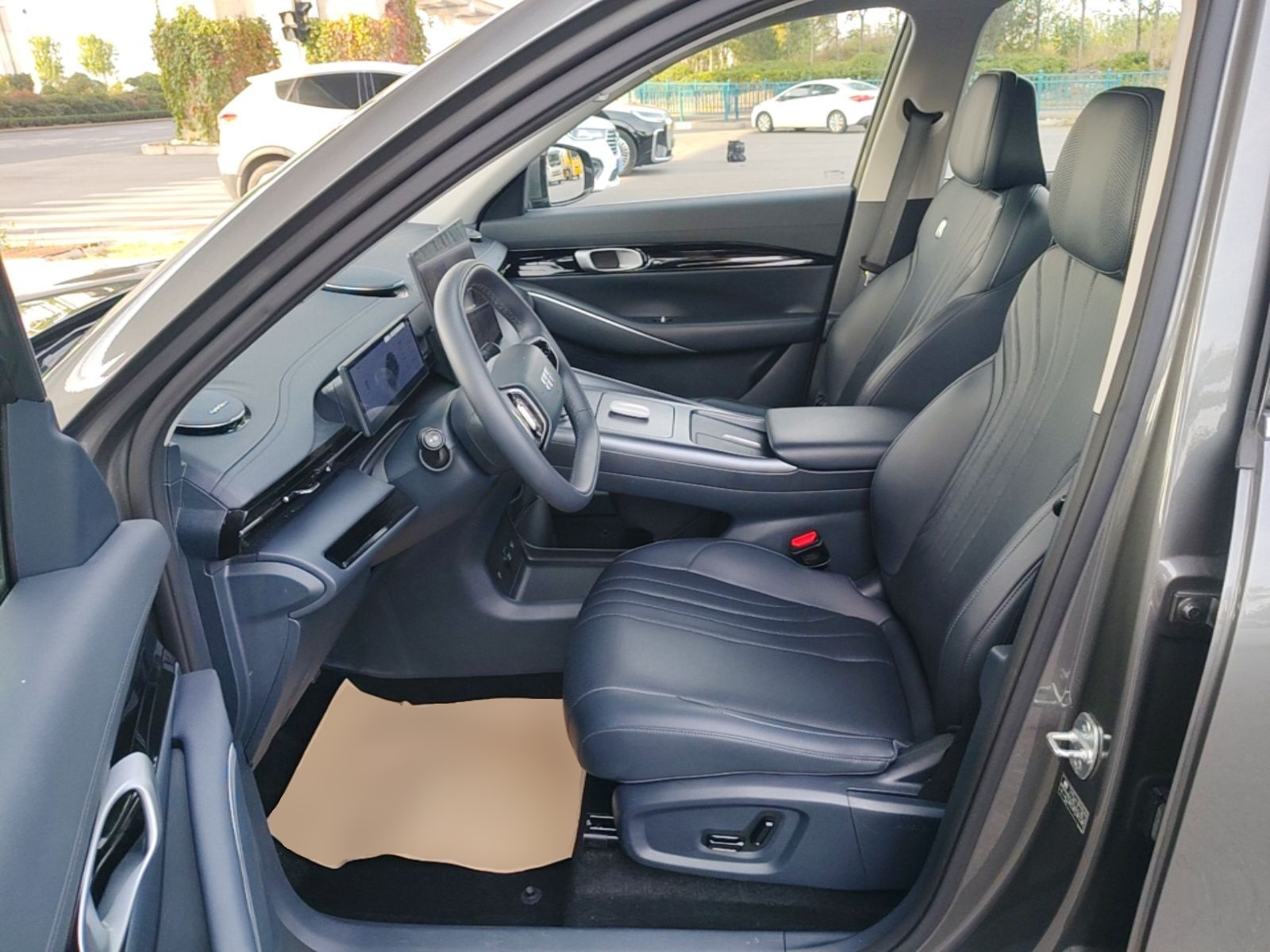 Geely Galaxy E5 2026 Model 610km Exploration+ Edition — снимка 17