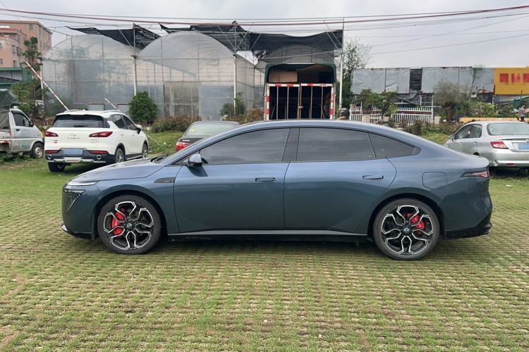 Used Nissan N7 2025 625 Max Exterior 3