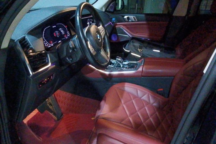 Used BMW X5 2022 Restyled xDrive 30Li Luxury Version M Sport Package Left Front Seat