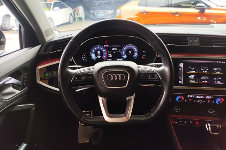 Used Audi Q3 2021 40 TFSI Fashion Dynamic Model
