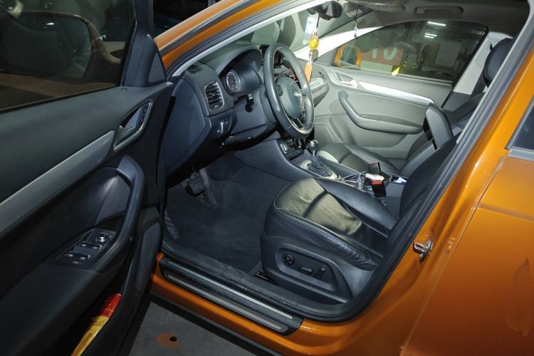 Used Audi Q3 2015 35 TFSI Comfort Model Driver Seat