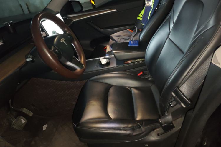 Used Tesla Model Y 2021 Standard Range Rear-Wheel Drive Version Left Front Seat