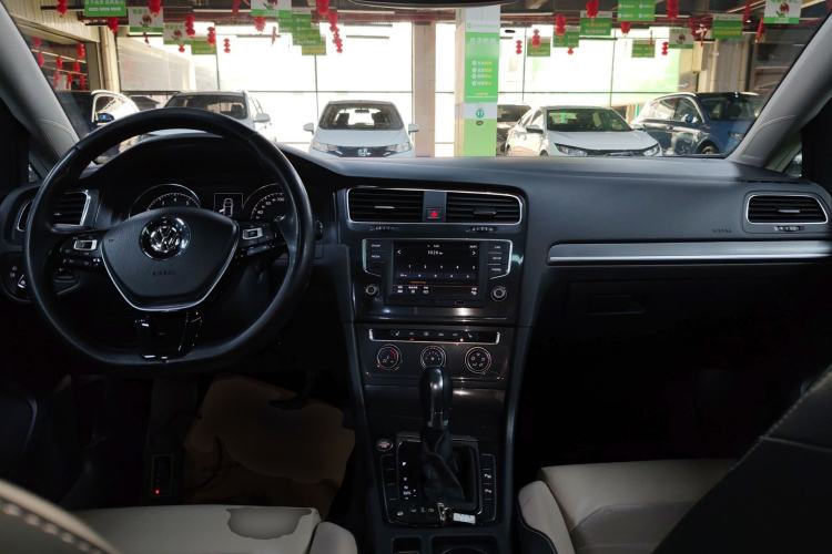 Used Volkswagen Golf 2017 230TSI Automatic Luxury Million-Vehicle Commemorative Edition