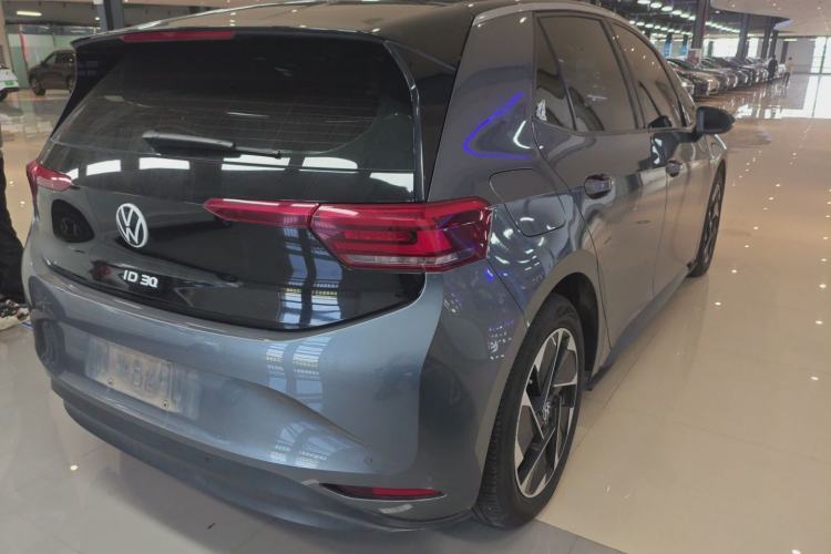 Used Volkswagen ID.3 2023 Pure Smart Edition Rear Right 45 Deg