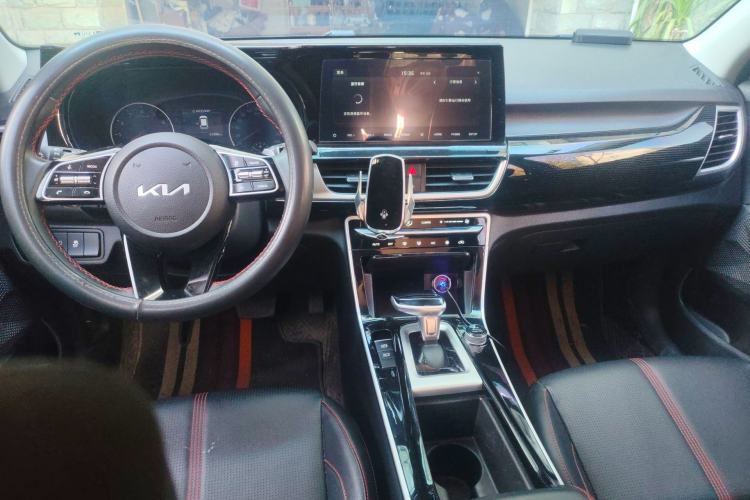 Used Kia KX3 2021 1.5L CVT Trend Edition Center Console