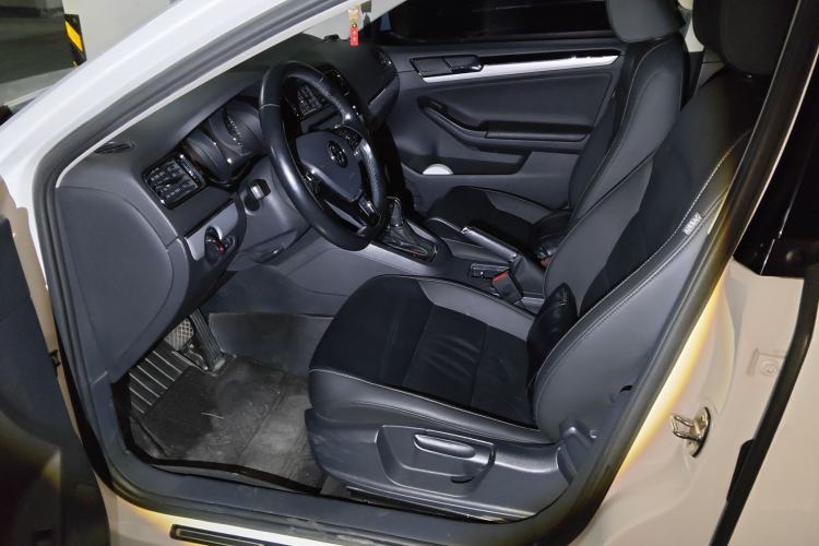 Used Volkswagen Sagitar 2018 280TSI DSG Ignite Edition Left Front Seat