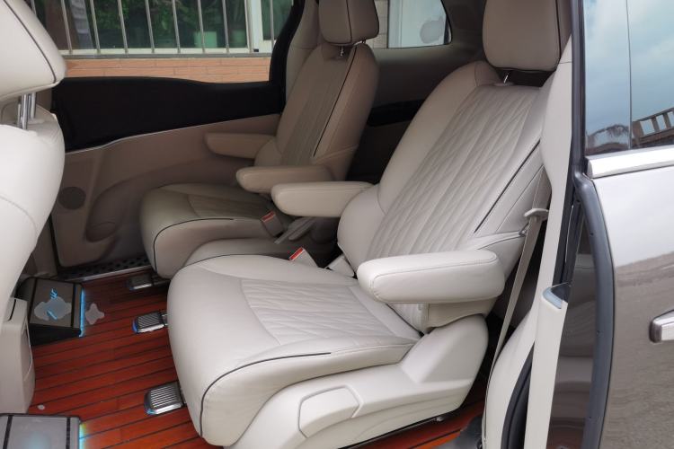 Used Buick GL8 2021 Land Cruiser Executive Class 652T Luxury Model