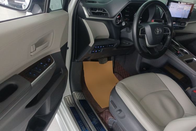 Used Toyota SIENNA 2021 2.5L Hybrid Comfort Edition Driver Seat