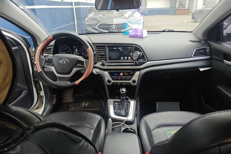 Used Hyundai Elantra (6th Generation / Lingdong) 2016 1.6L Automatic ZhiXuan – Elite Version Center Console