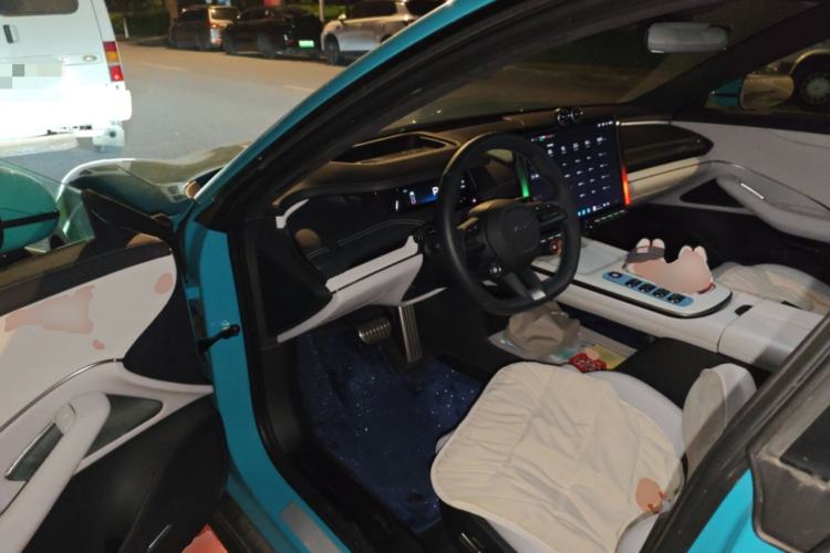 Used Xiaomi Auto SU7 2024 Four-Wheel Drive Ultra-Long Range Advanced Intelligent Driving Max Edition