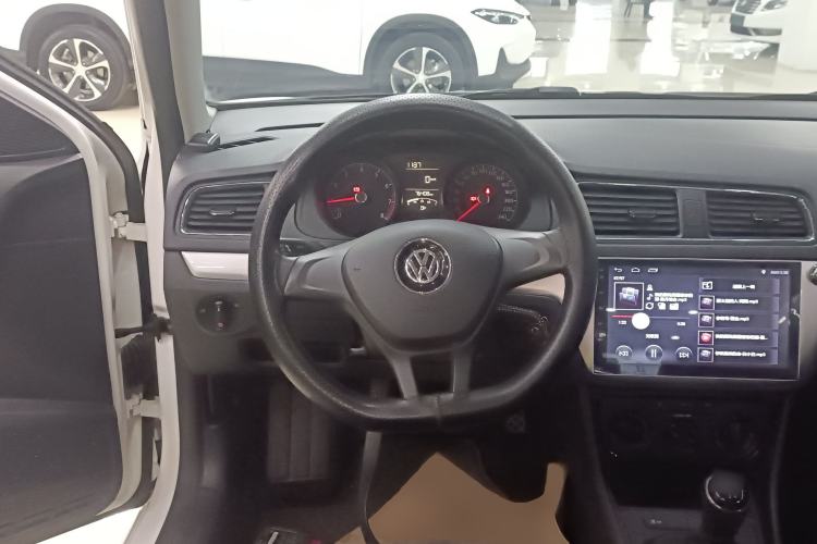 Used Volkswagen Lavida 2015 1.6L Manual Fashion Edition
