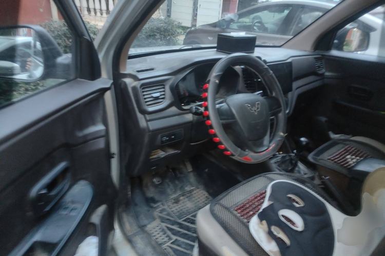 Used Wuling Hongguang V 2019 1.5L Jingqu Version China VI LAR