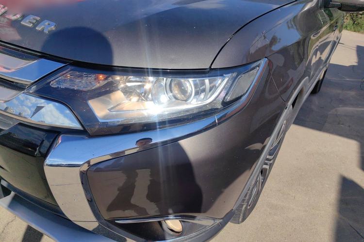 Used Mitsubishi Outlander 2017 2.0L Two-Wheel Drive Glory Edition 5 Seats