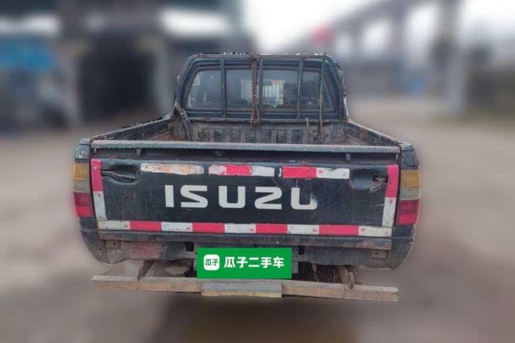 Used Isuzu Pickup 2015 2.8T Two-Wheel Drive 4JB1CT